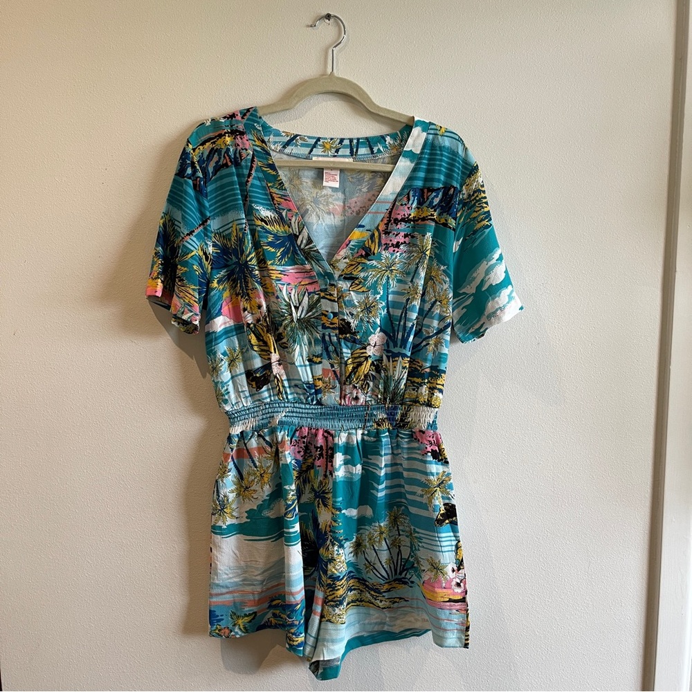 Flying Tomato Palm tree beachy romper size L